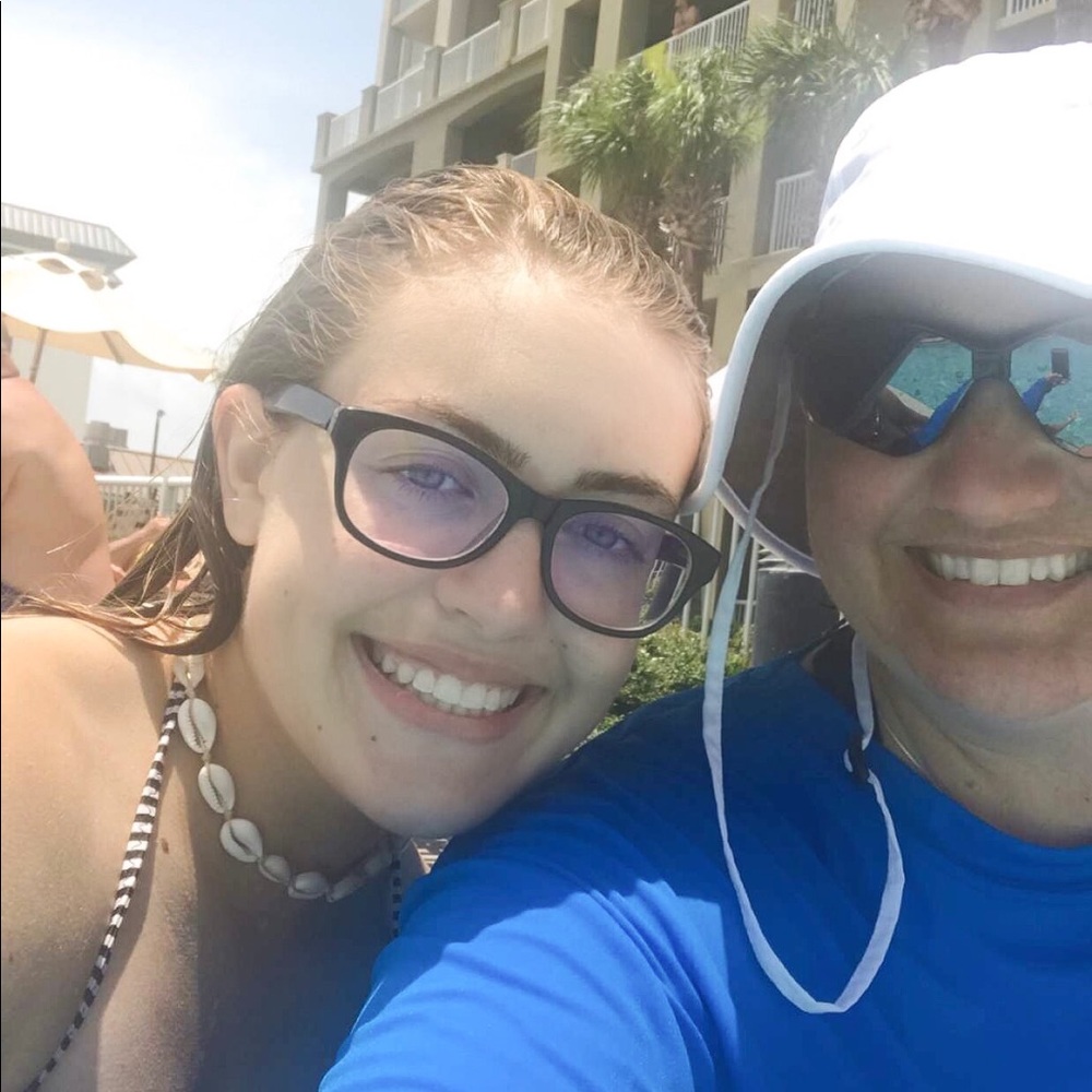 Meet your Posher, Janna